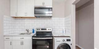 6427 N. Hermitage Gallery 8