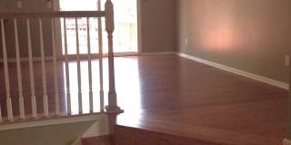 4 Bed, 3 Bath with Fenced Backyard!! Gallery 6