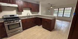 2510 NE 9th Ter Gallery 1