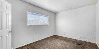 Cozy 2 Bedroom Upstairs Unit With Lots of Natural Light! Gallery 10