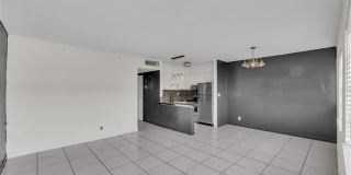 4050 NE 12th Ter Gallery 1