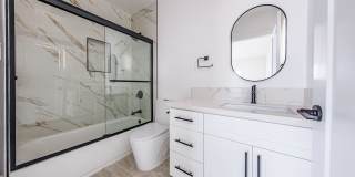 Massive Luxury 4 Beds with 2-3 Parking Spots Gallery 37