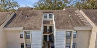 Move-In Ready 2/2 Condo – Utilities Included – First Floor in Gated Community Gallery 1