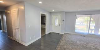 7 Bedroom Home in Bloomington Gallery 14