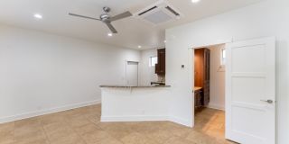 Gorgeous 4 bedroom, 5 bathroom House in Bouldin Creek! Gallery 36
