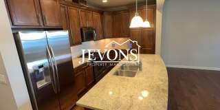 3 Bed/2.5 Bath Townhouse - W/D included with garage parking Gallery 1