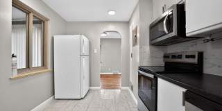 Charming 3BR House in Aurora Gallery 6