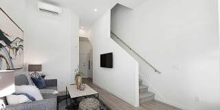Ballard Townhouse 2bd/2ba, AC, Garage Parking Gallery 4