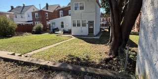 33 E 4TH Street Gallery 20