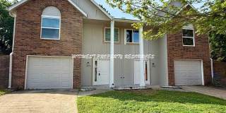 Large Updated 3 Bedroom/2 Bath Duplex in Lee's Summit Gallery 1