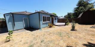 2/1 House with bonus space Gallery 18