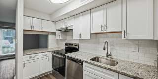 Beacon Pointe Apartments & Townhomes Gallery 10