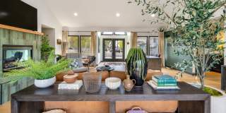 The Hewing Gallery 16