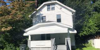 Spacious 4-Bedroom Home for Lease in Akron Gallery 1