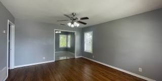 Priced to Rent- 3/1.5 Nice update! Accepting Sec 8 Gallery 3