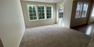 Spacious 5-Bed, 2.5-Bath Single-Family Home in Redmond Spacious 5-Bed, 2.5-Bath Single-Family Home in Redmond Gallery 27