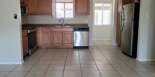 Cozy 2 Bed 2 Bath Town-home in Central Phoenix!! Gallery 1