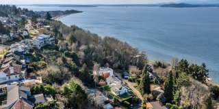 Stunning Sound & Olympic Mountain View Home in North Admiral Gallery 42