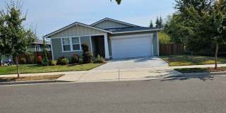 3 Bedroom Home in Auburn, Newer Build Gallery 1