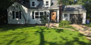 Cozy 2 Bedroom Bungalow in East Grand Rapids Gallery 1