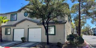 2-Bedroom Townhome with Courtyard & 1-Car Garage 2-Bedroom Townhome with Courtyard & 1-Car Garage Gallery 1