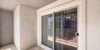 SD: Bright 2BD/2.5BA Townhome in Point Loma with Fireplace, Private Balcony & Tandem Garage Gallery 19