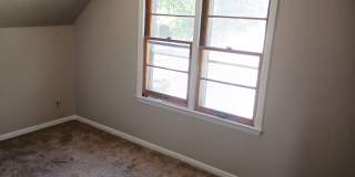 Very Nice 3 Bedroom single 1 car garage 1/2 off First months rent! Gallery 10