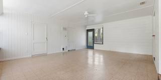 3 BR/ 2 BA Mid Century Modern Home/Fenced Yard/Lawn Care Included Gallery 4