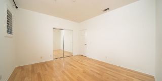 30 Burlingame Gallery 15