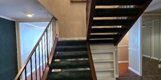 A Fabulous 3 Bedroom Townhome Centrally located. Gallery 22