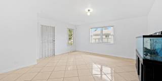 Beautiful 4 bed 3 bathroom Single Family Home with a large fenced yard Gallery 7