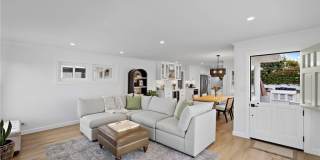 226 La Jolla Gallery 18