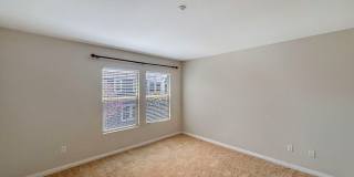 SD: Bright 2BD/2.5BA Townhome in Point Loma with Fireplace, Private Balcony & Tandem Garage Gallery 14
