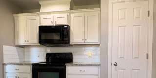 Well maintained house in great neighborhood!! Available Now! Gallery 5