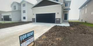 BRAND NEW - 4 bdrm/3.5 bath Custom Home for Rent! Gallery 1
