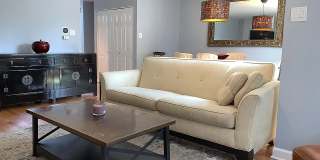 1610 n Larrabee Gallery 3