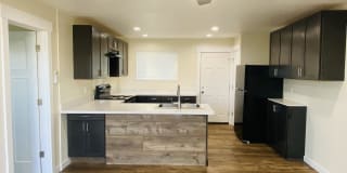 3143 Lakeshore Boulevard Gallery 1