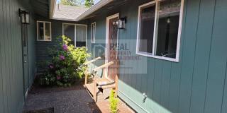 Check out this completely wonderful 2-bedroom, 1.0-bath unit! Gallery 3