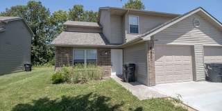 Large 4 bedroom Duplex Gallery 1