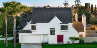 Large Renovated 3bed x 2.5bath Townhouse with Private Patio & 2-Car Garage Gallery 1