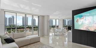 19195 NE 36th Ct Gallery 1