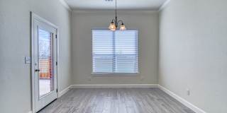 Four bedroom in Stone Lake! Gallery 17