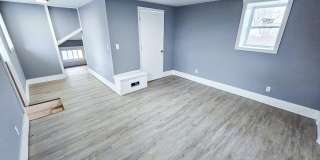 4831 E Washington St - Unit 4 - $995.00/mo. with $250 of second month Gallery 5