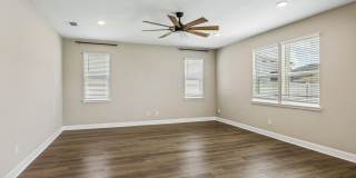 Immaculate 4 bedroom, 2.5 bathroom home with a dedicated office, spacious loft, and 2,648 square feet of living space Gallery 6