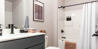 The Residence at 1555 Elm Gallery 28