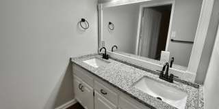 Stylish & Convenient 3/2/2 Home in Jenks Gallery 15