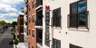 Madamore Gallery 52