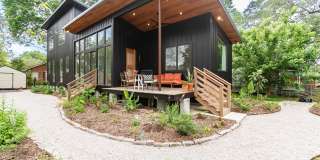 CHARMING, MODERN, CUSTOM HOME IN MID-CITY FOR RENT Gallery 1