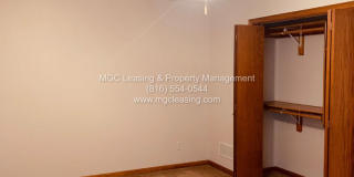 Spacious Raymore Townhome in Prime Remington Village Location Gallery 17