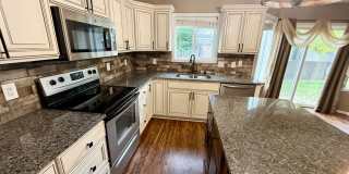 Stunning 4 bedroom/ 2.5 bath home with 2 car Attached Garage in Fort Collins, Colorado Gallery 15